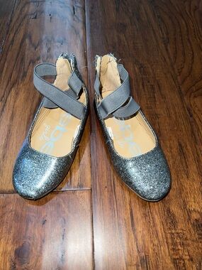 Girls Glitter Ballet Flats with Elastic Cross Straps - Silver